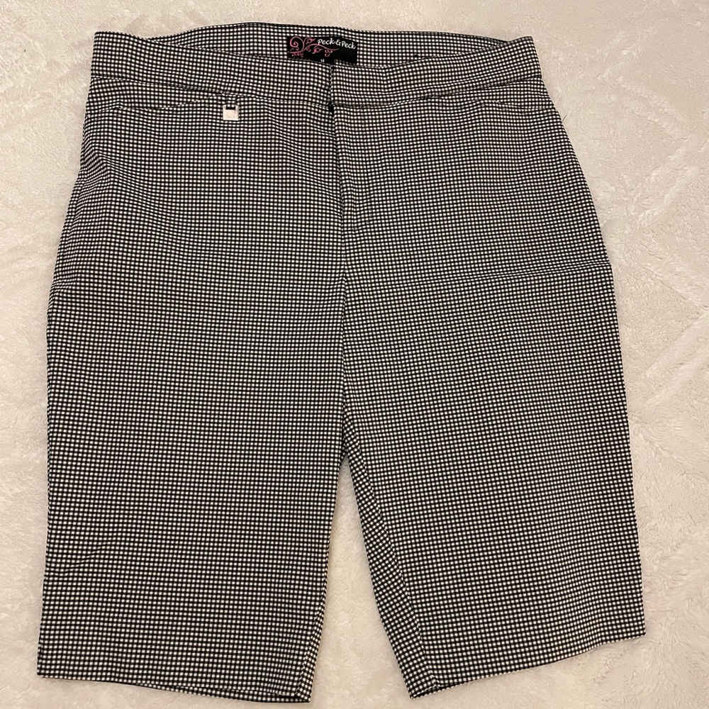 🤍 Peck & Peck black and white gingham shorts🤍